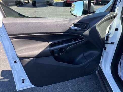 Used 2018 Ford Transit Connect XL image 10