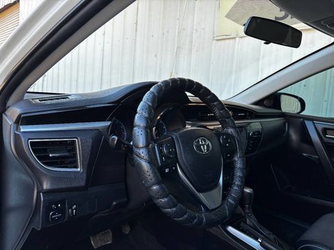Used 2015 Toyota Corolla S image 26