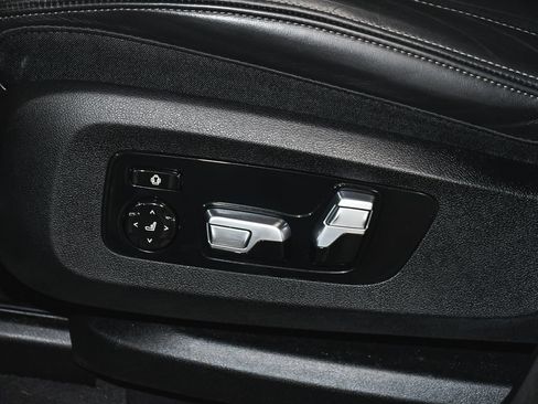 Used 2021 BMW X7 M50i w/ Dynamic Handling Package AWD/4WD image 57