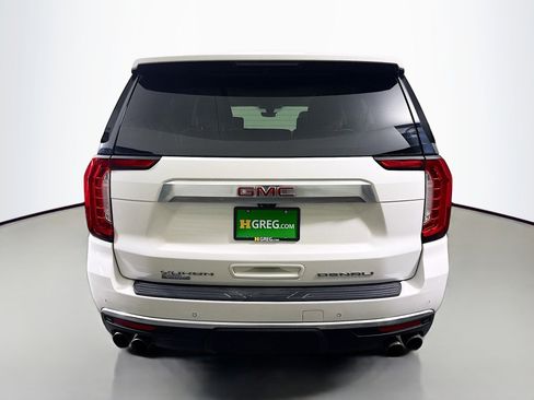 Used 2021 GMC Yukon XL Denali w/ Denali Premium Package image 8