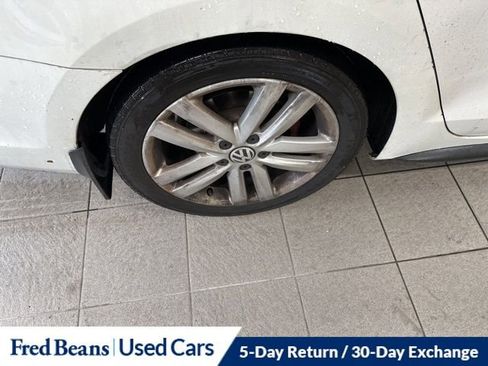 Used 2013 Volkswagen Jetta GLI FWD image 11