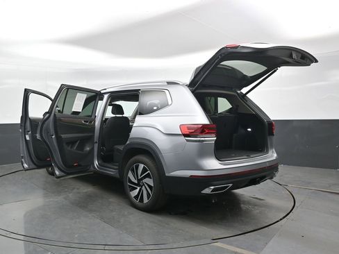 Used 2025 Volkswagen Atlas SEL AWD/4WD image 46