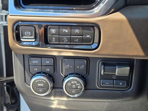 New 2026 GMC Yukon Denali Ultimate w/ LPO, Floor Liner Package AWD/4WD image 44