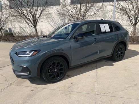 Used 2024 Honda HR-V Sport image 3