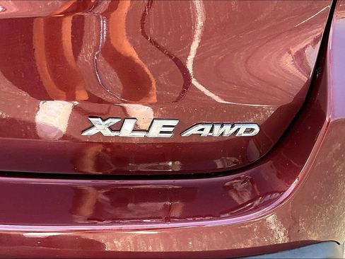 Used 2018 Toyota Highlander XLE AWD/4WD image 8