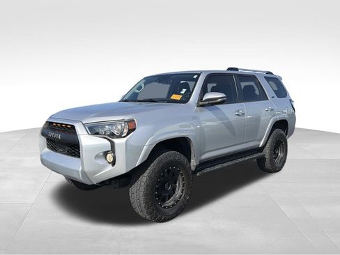 Used 2020 Toyota 4Runner SR5 Premium AWD/4WD image 7