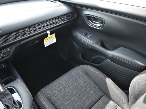 Used 2025 Honda HR-V Sport image 19
