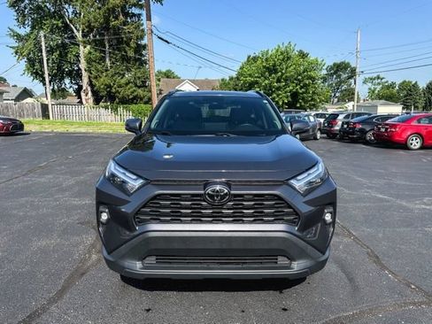 Used 2022 Toyota RAV4 XLE Premium AWD/4WD image 2