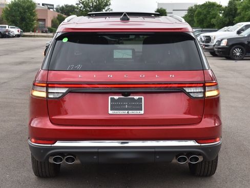 New 2026 Lincoln Aviator AWD image 8