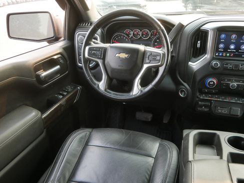 Used 2019 Chevrolet Silverado 1500 LT w/ Convenience Package AWD/4WD image 9