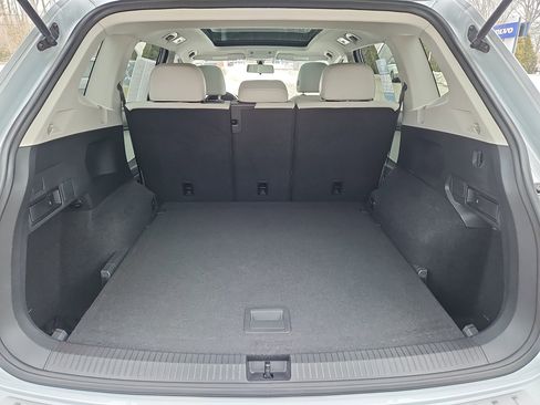 Used 2019 Volkswagen Tiguan SE w/ Panoramic Sunroof Package image 32