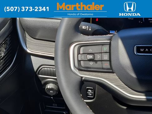 Used 2024 Jeep Wagoneer Series II w/ Flexible Seating Group AWD/4WD image 27