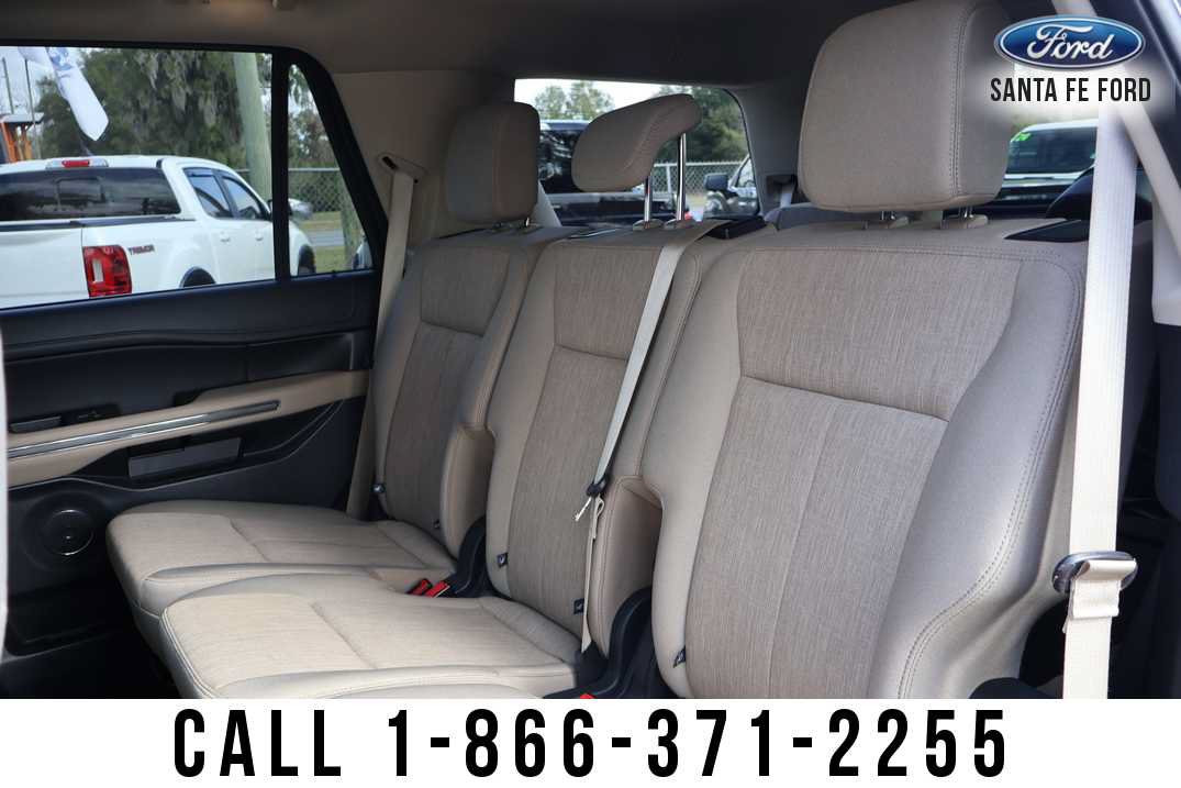 Used 2024 Ford Expedition XLT RWD image 18