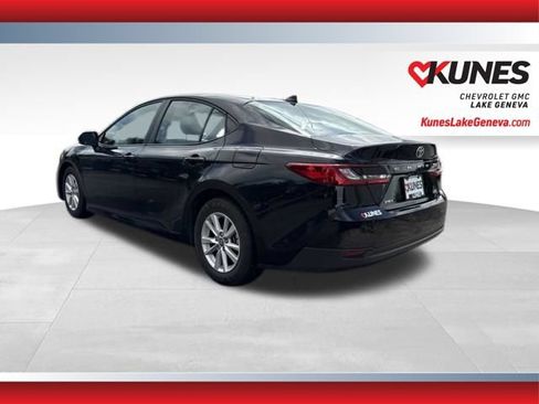 Used 2025 Toyota Camry LE FWD image 9