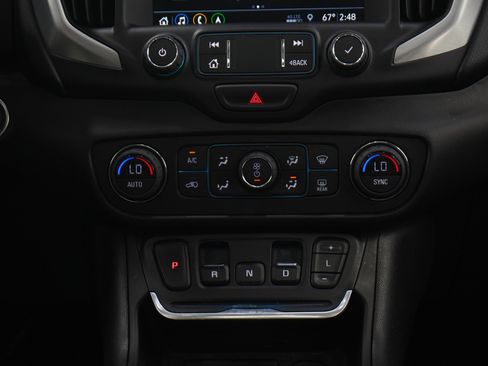 Used 2020 GMC Terrain SLT w/ Preferred Package AWD/4WD image 16