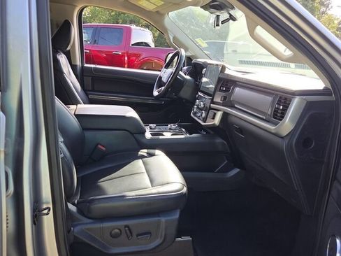 Used 2024 Ford Expedition XLT AWD/4WD image 17