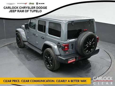 Used 2025 Jeep Wrangler Unlimited Sahara AWD/4WD image 40