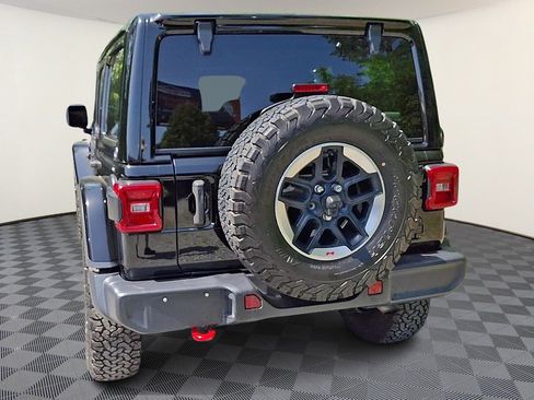 Used 2022 Jeep Wrangler Unlimited Rubicon w/ LED Lighting Group AWD/4WD image 7