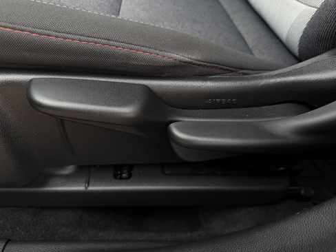Used 2024 Chevrolet Trax RS w/ Sunroof Package FWD image 26