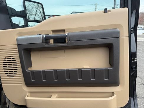 Used 2016 Ford F350 Lariat w/ Chrome Package image 26