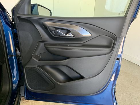 Used 2022 GMC Terrain SLE w/ Driver Convenience Package image 32