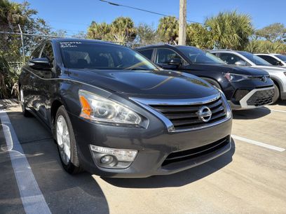 Used 2015 Nissan Altima 2.5 SV w/ Convenience Package