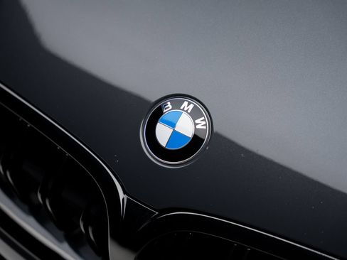 Used 2022 BMW M8 Competition w/ M Carbon Exterior Package AWD/4WD image 15