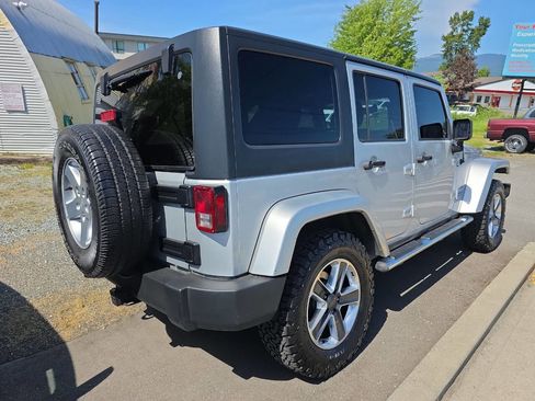Used 2012 Jeep Wrangler Unlimited Sport AWD/4WD image 3