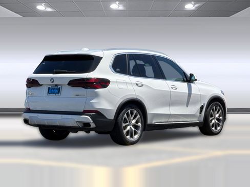 Used 2025 BMW X5 xDrive50e AWD/4WD image 8
