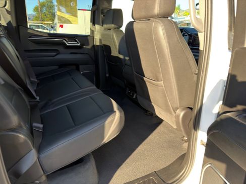 Used 2024 GMC Sierra 1500 SLT image 12