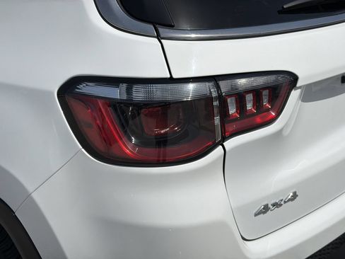 Used 2024 Jeep Compass Latitude AWD/4WD image 7