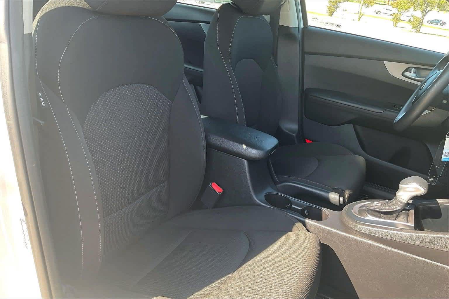 Used 2021 Kia Forte LXS FWD image 11
