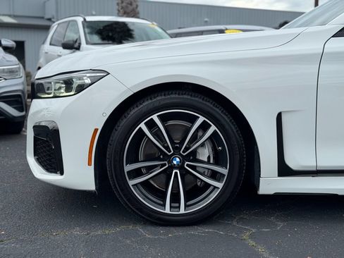 Used 2021 BMW 740i w/ M Sport Package RWD image 5