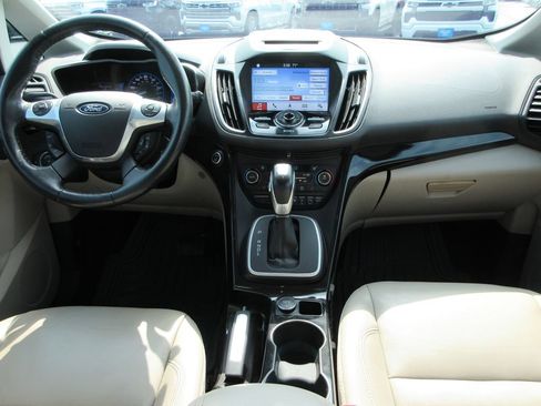 Used 2017 Ford C-MAX Energi Titanium w/ Equipment Group 501A FWD image 16