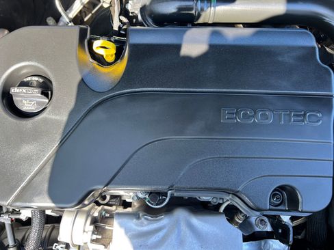 Used 2023 Chevrolet Malibu LT FWD image 34
