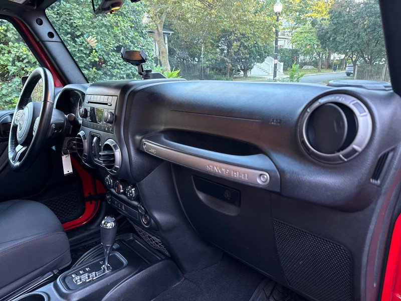 Used 2018 Jeep Wrangler Unlimited Sport S AWD/4WD image 21