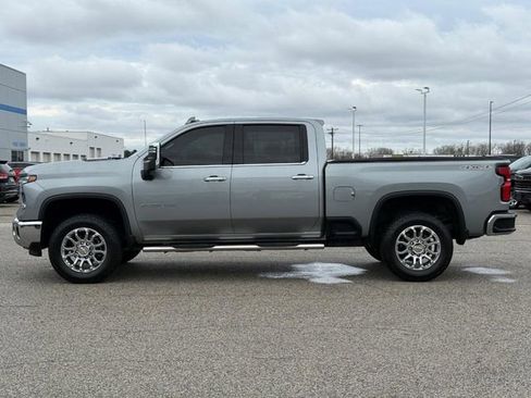 Used 2025 Chevrolet Silverado 2500 LTZ w/ LTZ Premium Package image 2