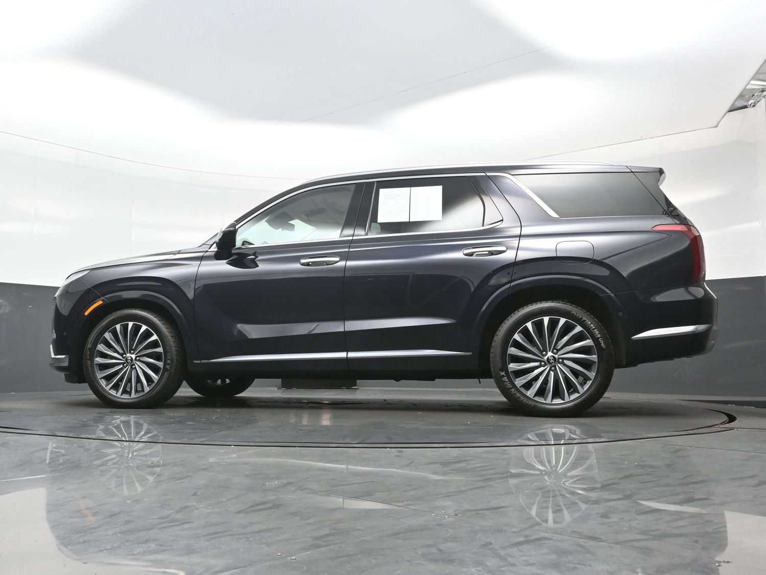 Certified 2024 Hyundai Palisade Calligraphy AWD/4WD image 31