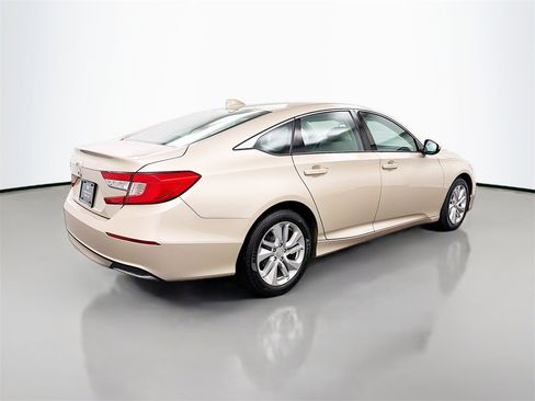 Used 2020 Honda Accord LX image 7