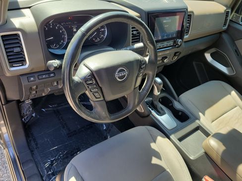 Used 2022 Nissan Frontier SV RWD image 14