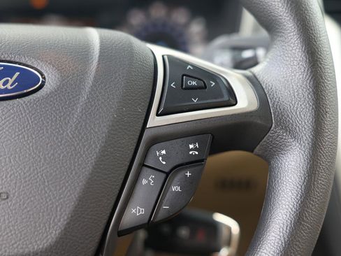 Used 2016 Ford Fusion SE FWD image 26
