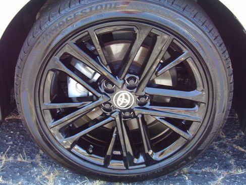 Used 2025 Toyota Camry SE FWD image 18