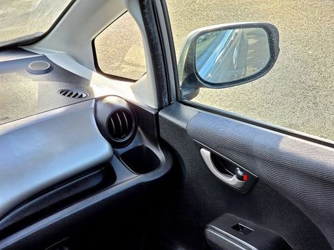 Used 2010 Honda Fit Sport image 22