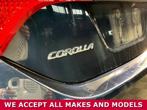 Used 2018 Toyota Corolla LE image 24