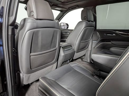 Used 2022 Cadillac Escalade Premium Luxury image 50