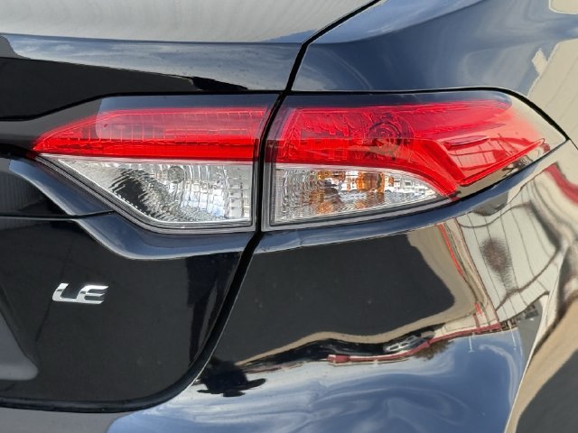 Used 2024 Toyota Corolla LE FWD image 7