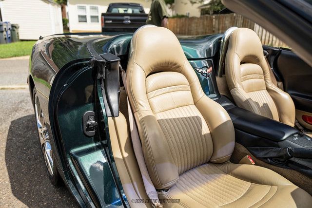 Used 2001 Chevrolet Corvette Convertible w/ Preferred Equipment Group2 RWD image 37