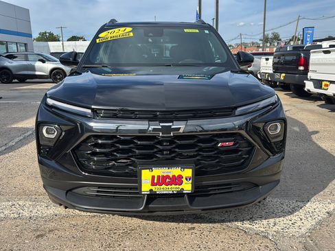 Used 2024 Chevrolet TrailBlazer RS w/ Convenience Package AWD/4WD image 3