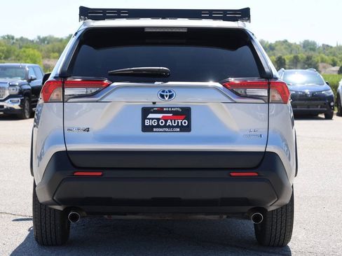 Used 2021 Toyota RAV4 LE AWD/4WD image 10