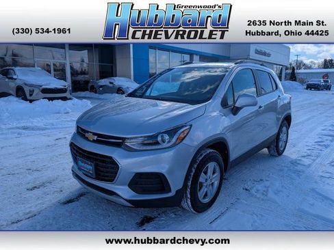 Used 2022 Chevrolet Trax LT w/ LT Convenience Package image 1
